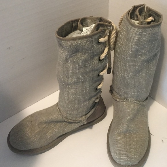 UGG Boots - Picture 1 of 4
